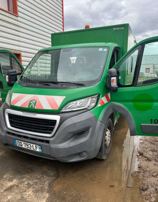 Camion Food Truck Jumpy Réfectoire – Cuisine mobile inox sur mesure – Image 4