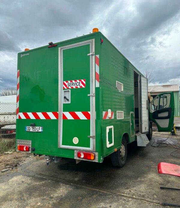 Camion Food Truck Jumpy Réfectoire – Cuisine mobile inox sur mesure