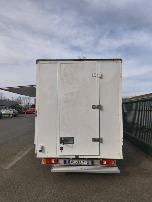 Aménagement food truck – Ouverture hayon latéral pro et fiable