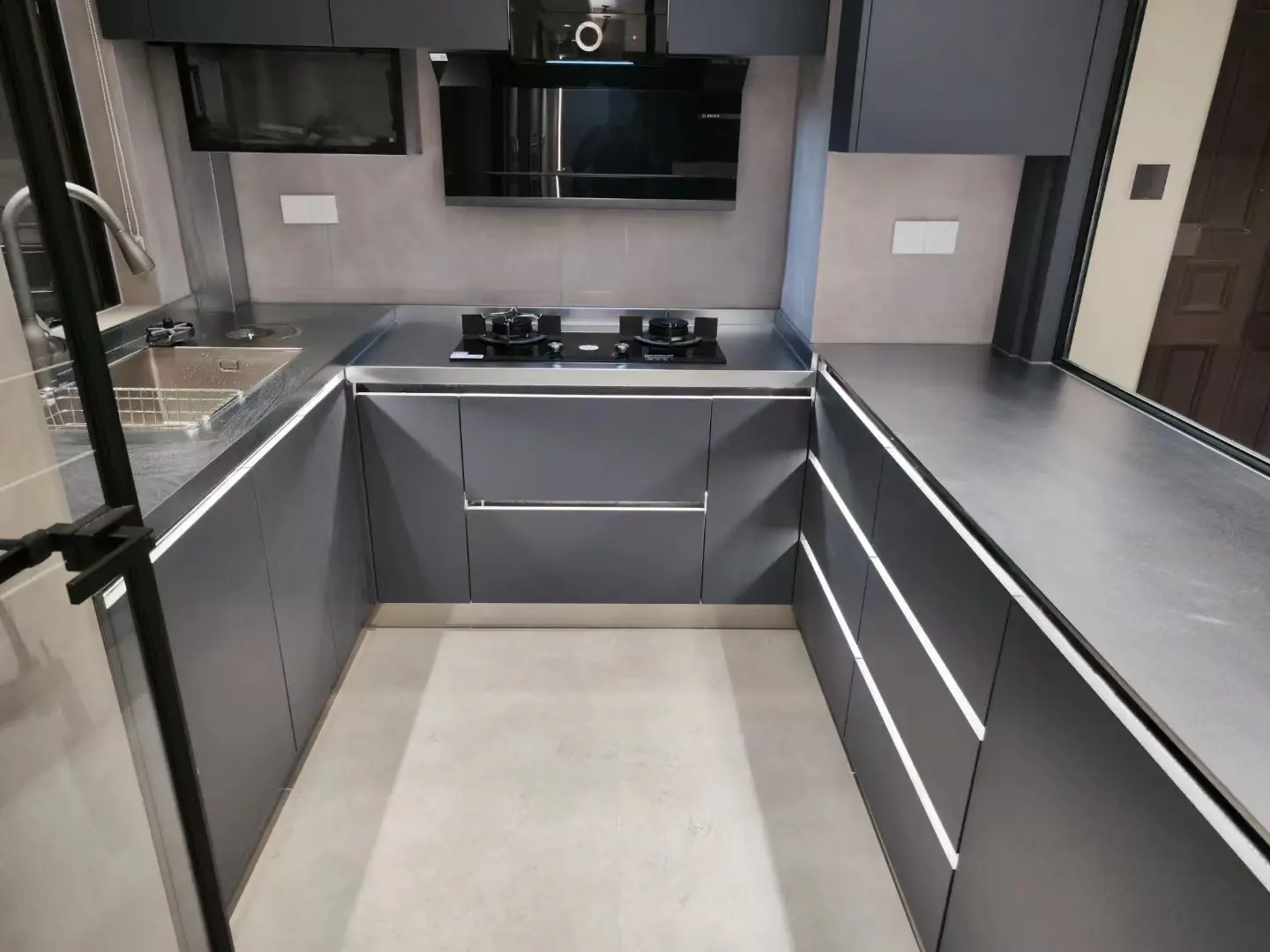 Concevoir mon Plan de Travail en Inox : Cuisine Sur Mesure